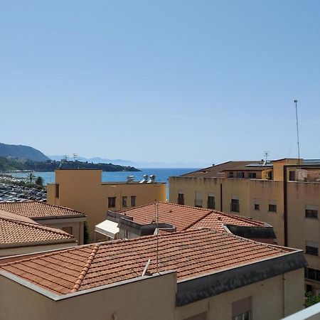 Casa Floridea -Mediterranea Sicilia Apt เชฟาลู ภายนอก รูปภาพ