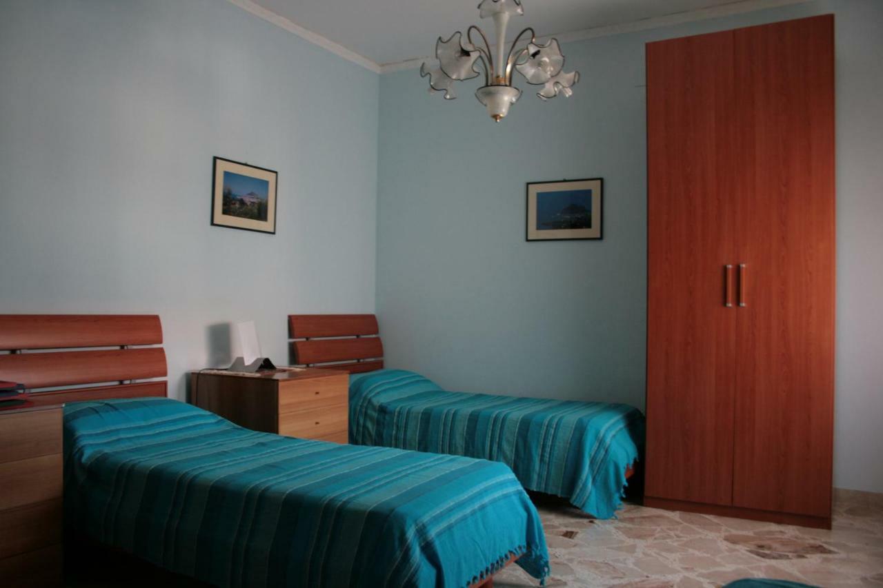 Casa Floridea -Mediterranea Sicilia Apt เชฟาลู ภายนอก รูปภาพ